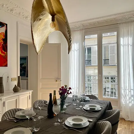 Heart Of Montmartre - 3 Bedrooms & Balcony * 巴黎