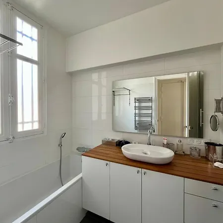 Heart Of Montmartre - 3 Bedrooms & Balcony *